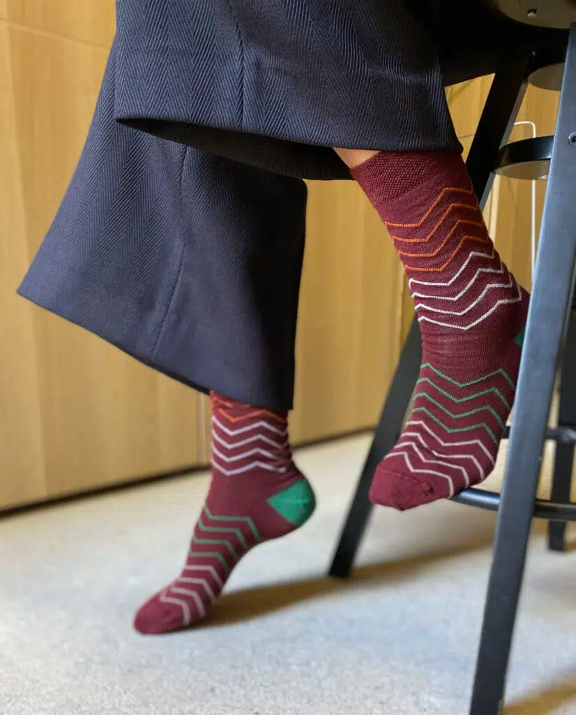 Tightology – Waves Burgundy Merino Wool Socks