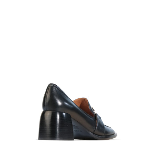 EOS - Charli - Black