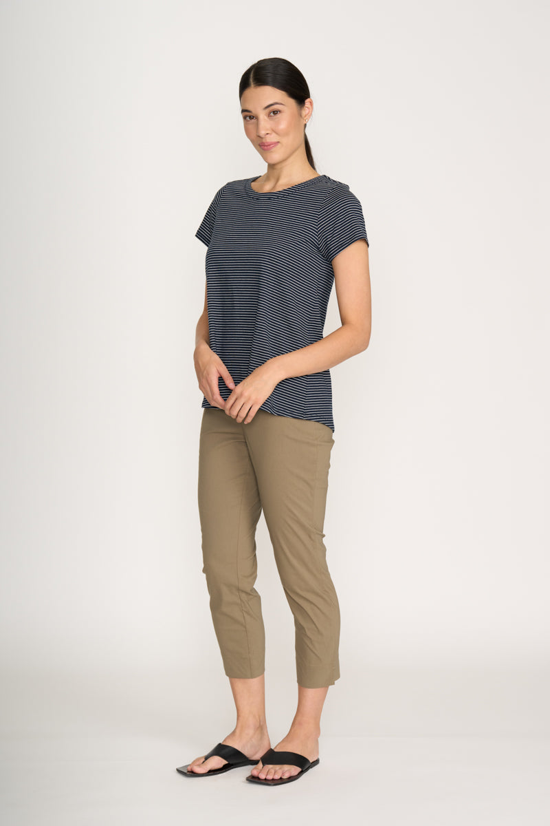 Foil - Fuss Free 7/8 Taper Pant - Dune