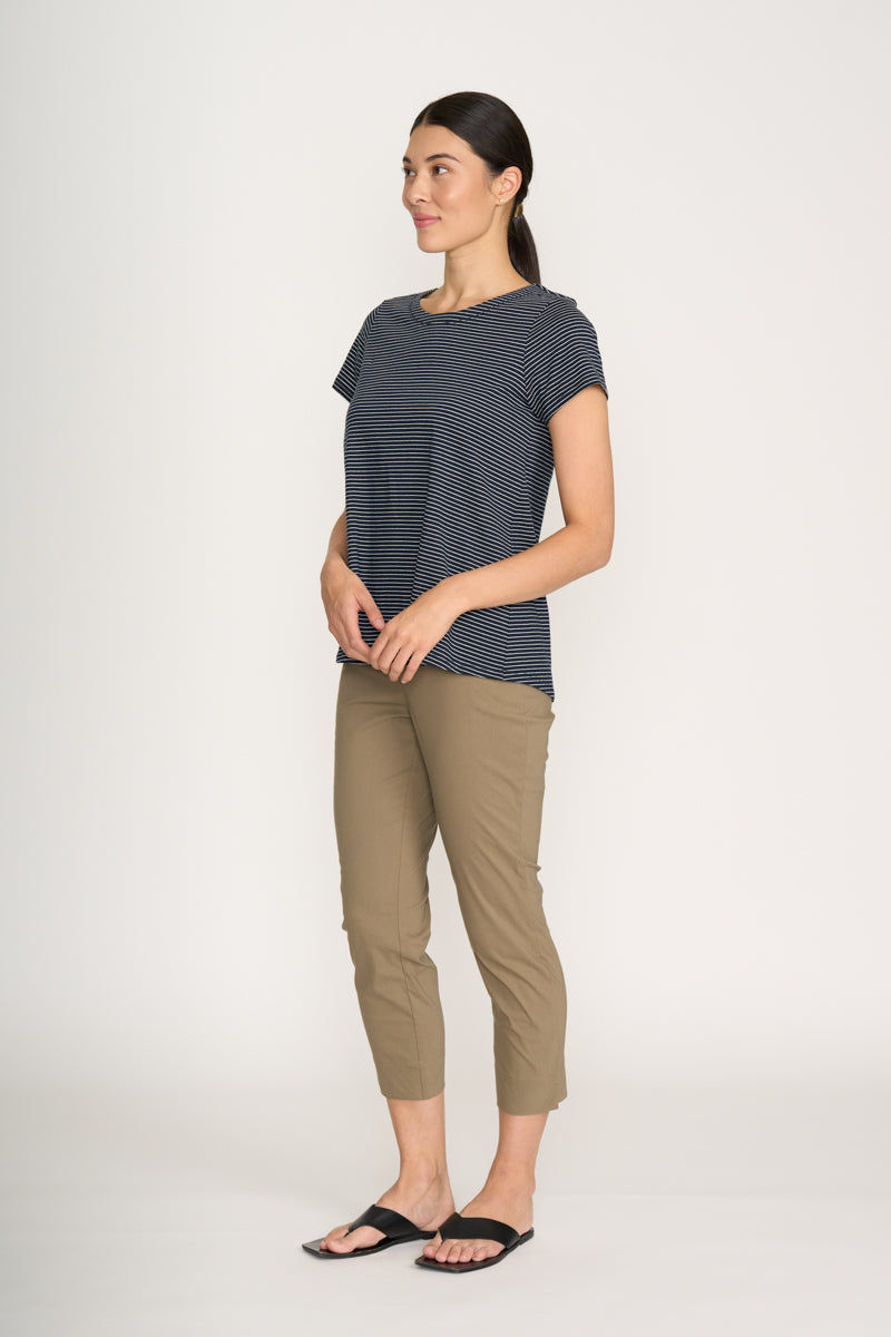 Foil - Fuss Free 7/8 Taper Pant - Dune