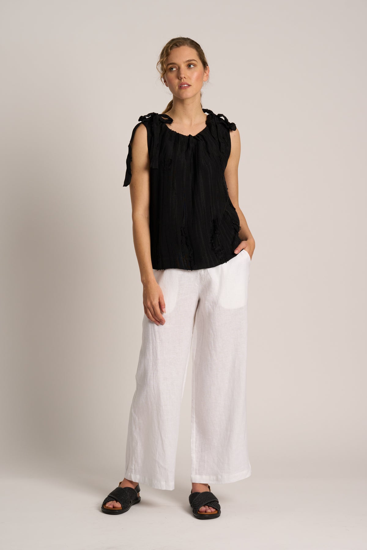 Neris - The Tie Top - Black