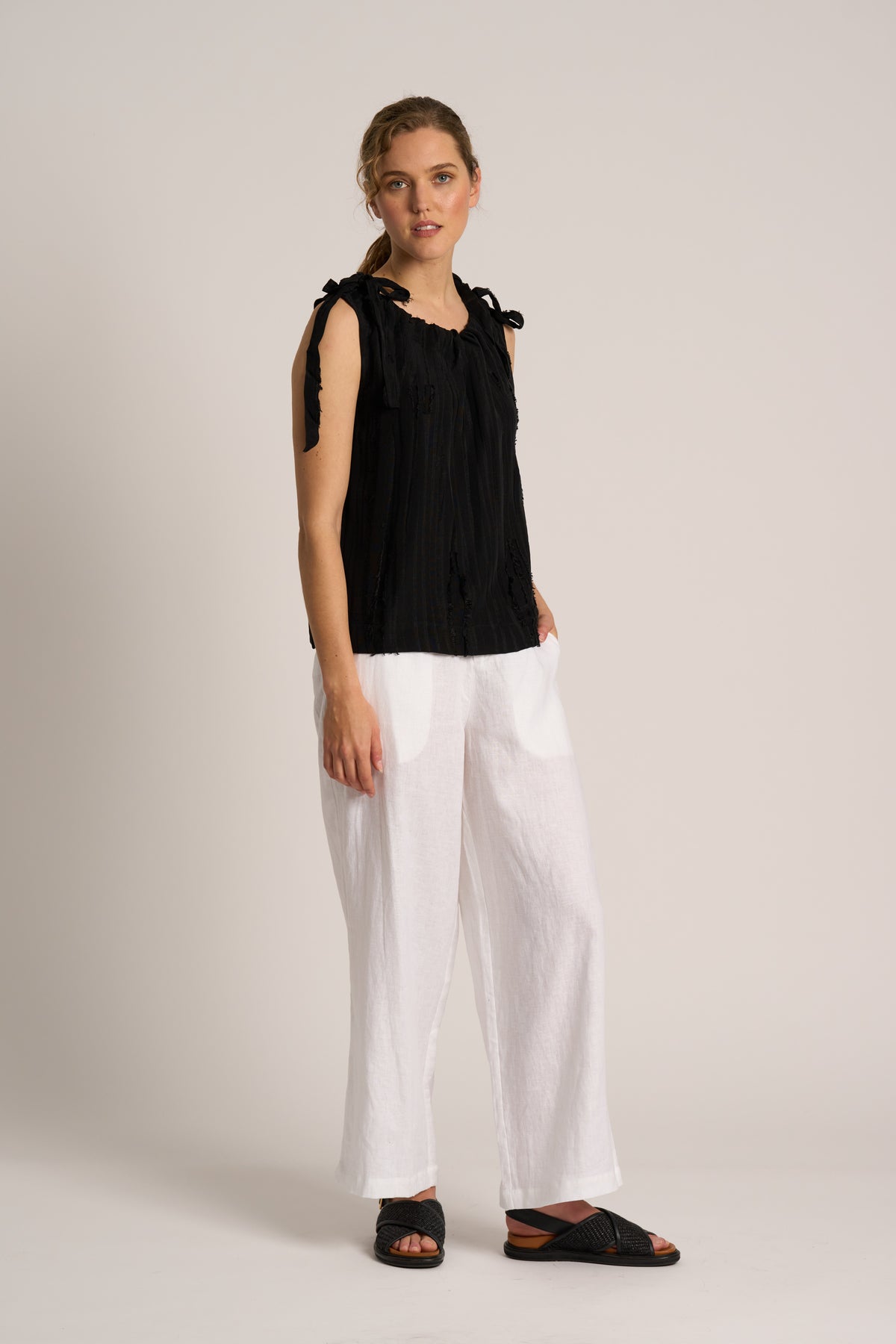 Neris - The Tie Top - Black
