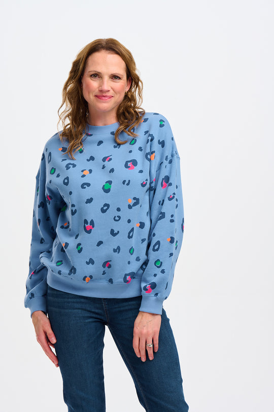 Sugarhill - Eadie Relaxed Sweatshirt - Blue, Colour Pop Leopard