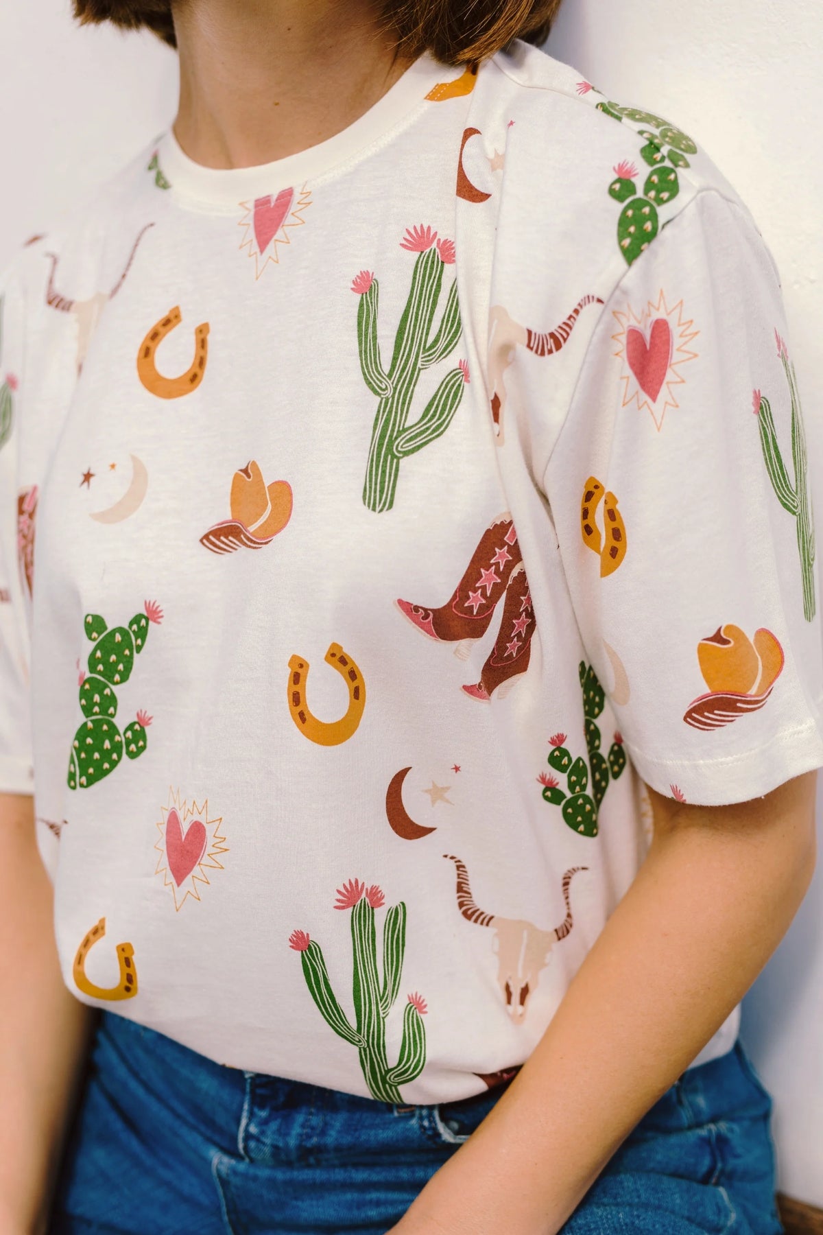 Sugarhill - Kinsley Relaxed T-Shirt - Cream, Desert Cowgirl