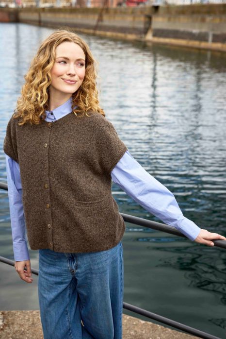 Mansted - Komma Lambswool Vest - Chocolate