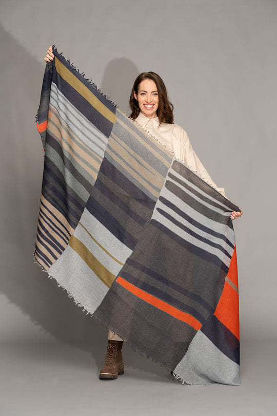 Yoko - Elva Merino Scarf - Charcoal Orange