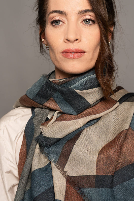 Yoko - Noa - Merino Silk Scarf - Beige Blues