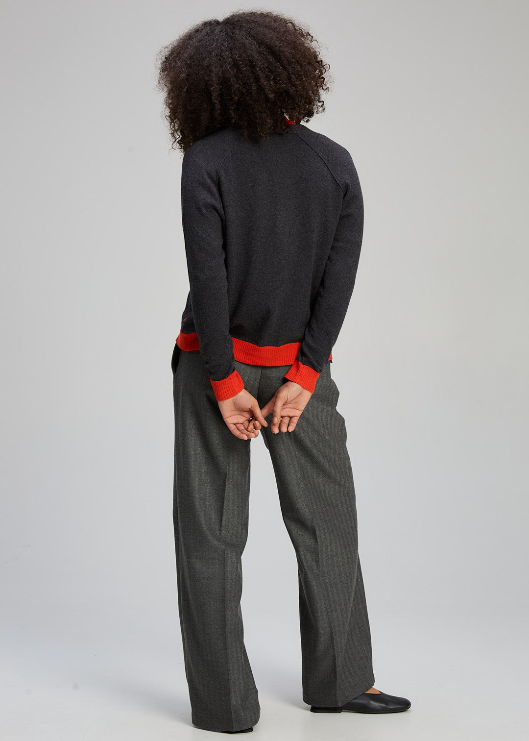 Zaket & Plover -  V Neck Cardi Essentials - Charcoal