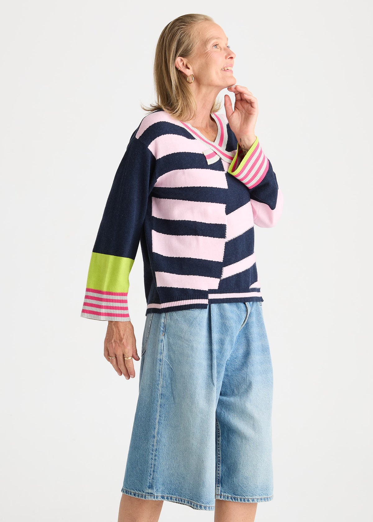 Zaket & Plover - Stripe V Crew - Dark Denim