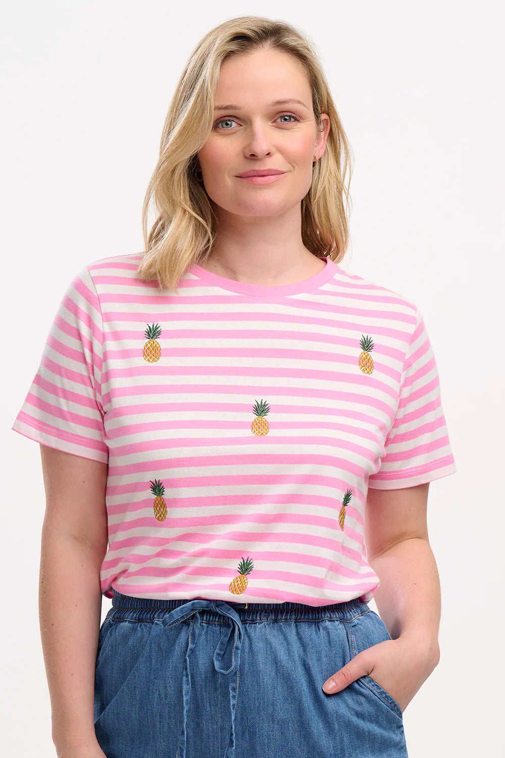Sugarhill - Maggie T-Shirt - Off-White/Pink, Pineapple Repeat