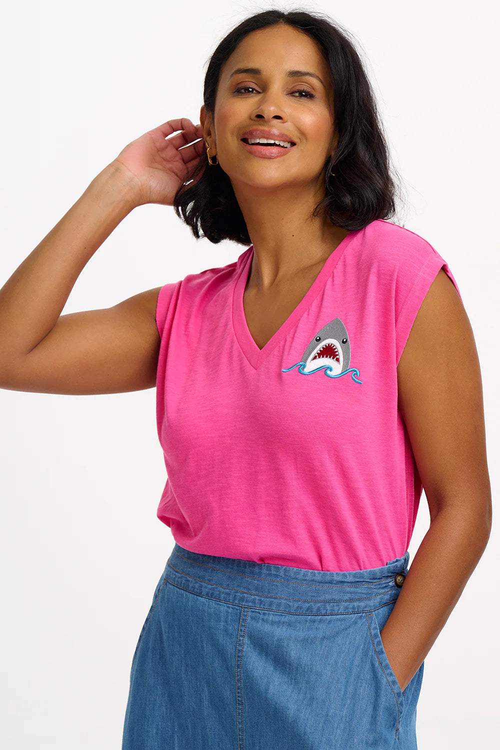 Sugarhill - Ariana V-Neck Tank T-shirt - Pink, Fin-tastic Shark