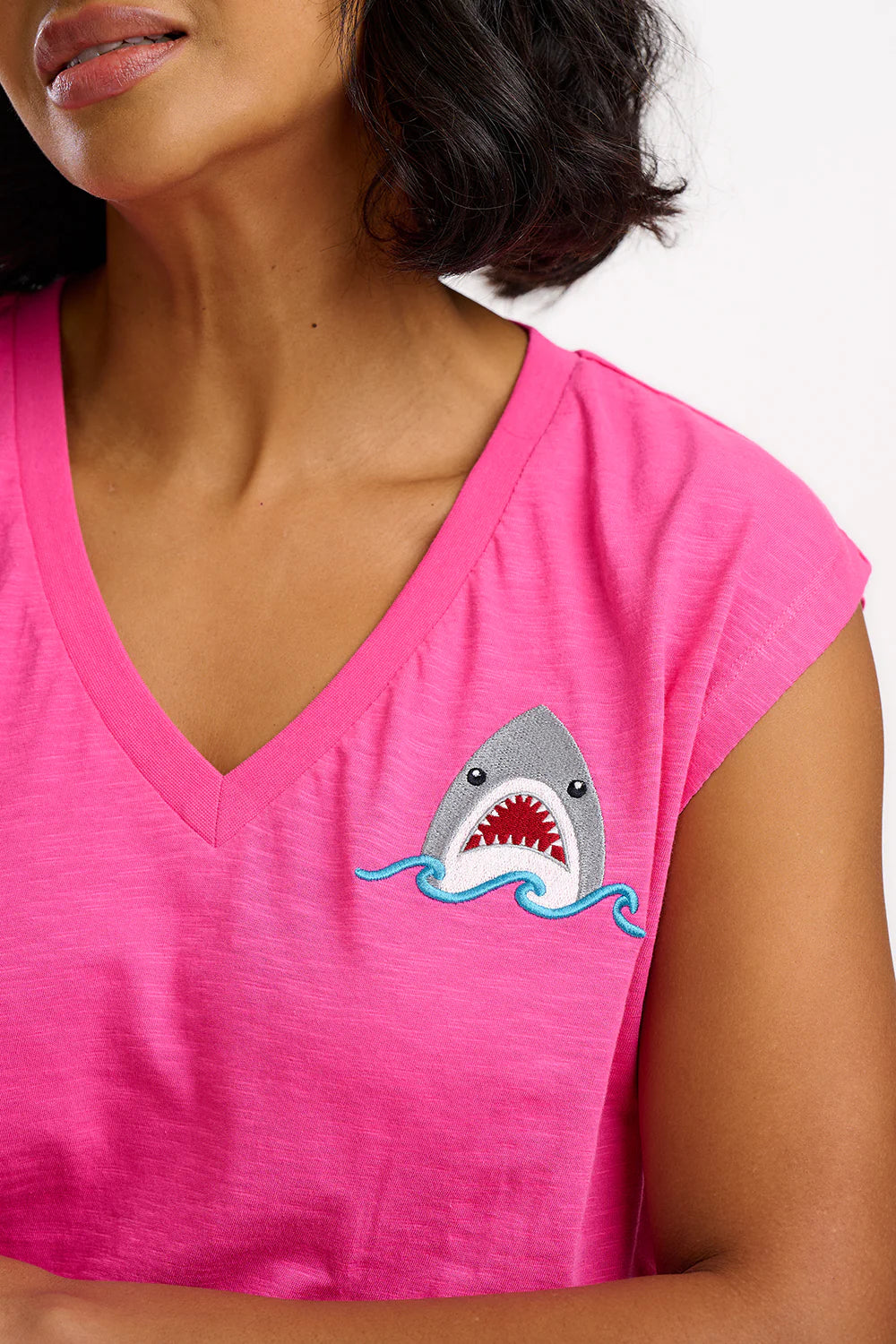 Sugarhill - Ariana V-Neck Tank T-shirt - Pink, Fin-tastic Shark